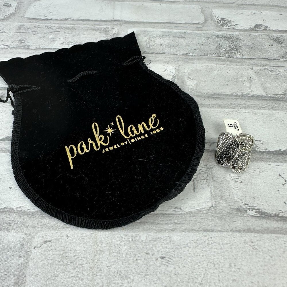 Parklane Jewelry Silvertone Faux Diamond Swirl Ring Size 6 New With Tags